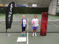 Platz 2 und Platz 3 bei den Mädchen U11: Paula Zschoyan und Larissa Altergott
